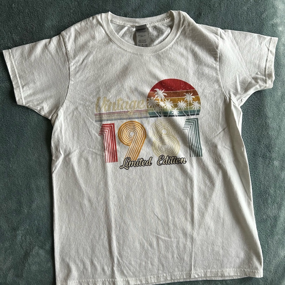 Vintage 1981 Limited Edition T-Shirt - Size S